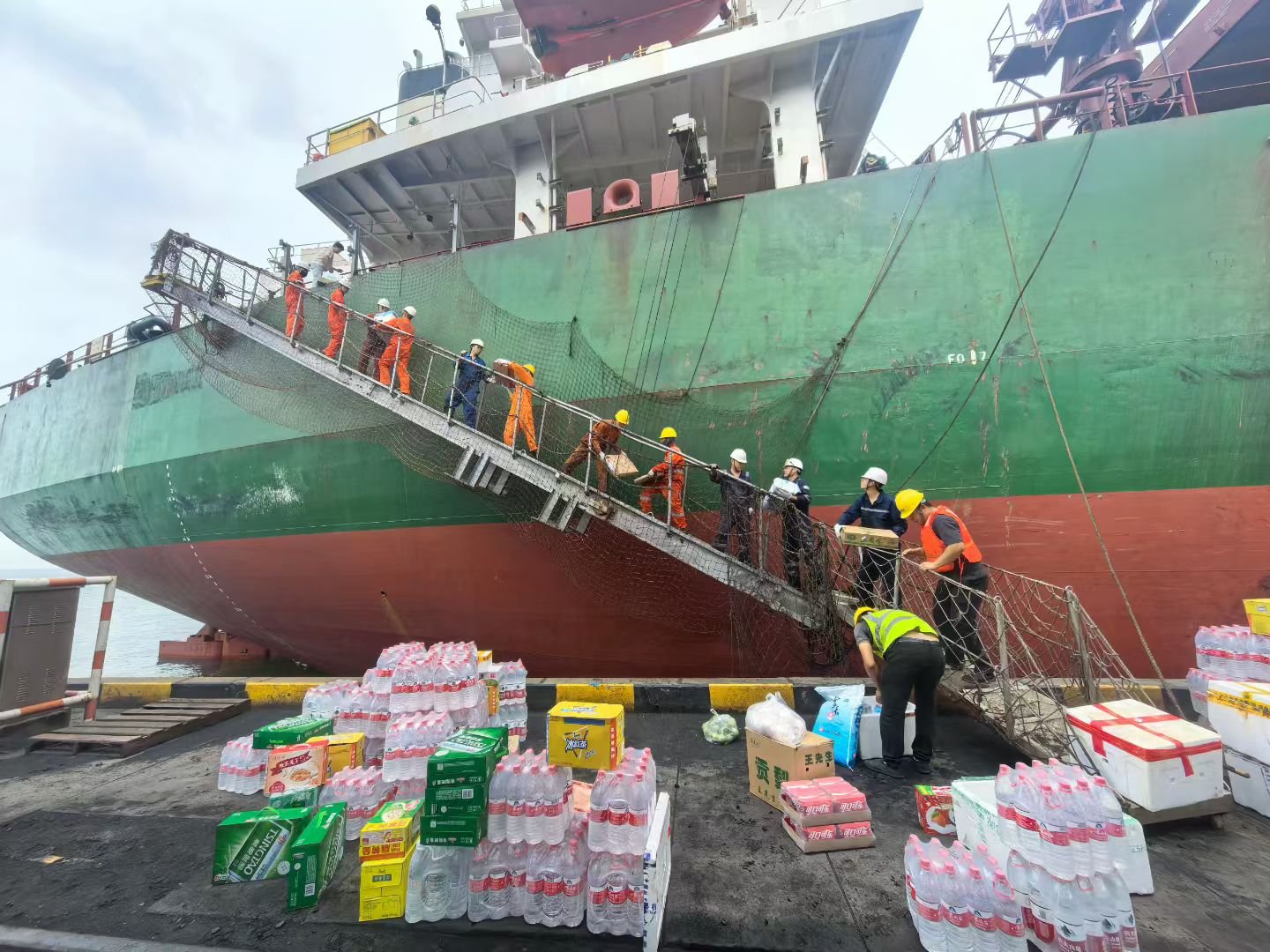 Provisions and stores delivered to the vessel alongside